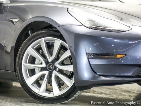 Used 2020 Tesla Model 3 Standard Range image 2