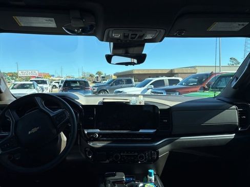 Used 2025 Chevrolet Silverado 1500 LTZ w/ LTZ Premium Package image 9