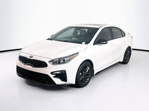 Used 2020 Kia Forte GT-Line w/ GT-Line Premium Package FWD image 3
