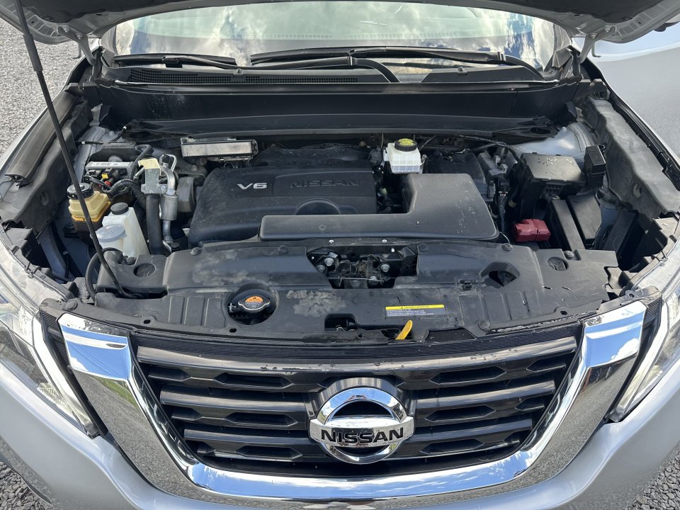 Used 2018 Nissan Pathfinder SL FWD image 25