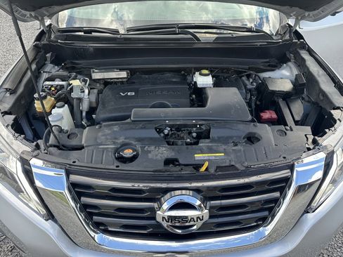 Used 2018 Nissan Pathfinder SL image 25