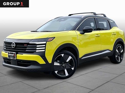 Used 2025 Nissan Kicks SR w/ Illumination Package image 1