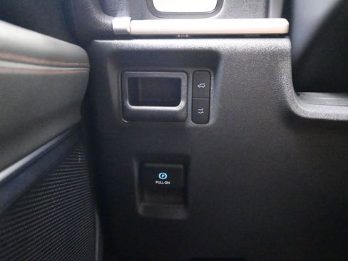 Used 2025 Ford Expedition Active image 18