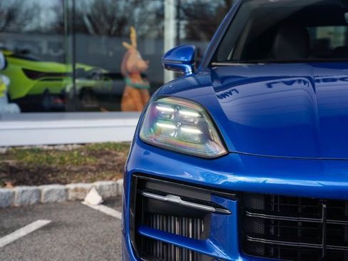 Used 2025 Porsche Cayenne GTS image 4