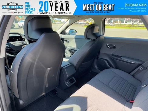 Used 2025 Kia K4 EX image 34