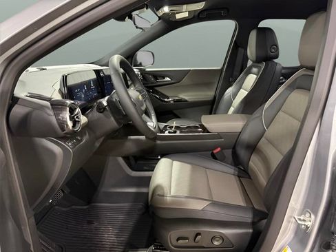 New 2026 Chevrolet Equinox LT w/ Convenience Package II FWD image 14
