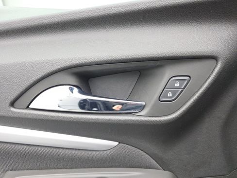 Used 2023 Chevrolet Bolt EUV LT image 22