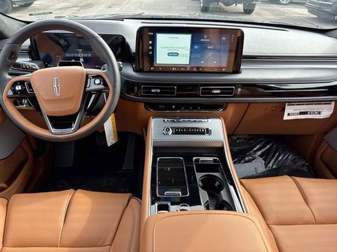 New 2026 Lincoln Aviator Black Label w/ Dynamic Handling Package AWD/4WD image 16