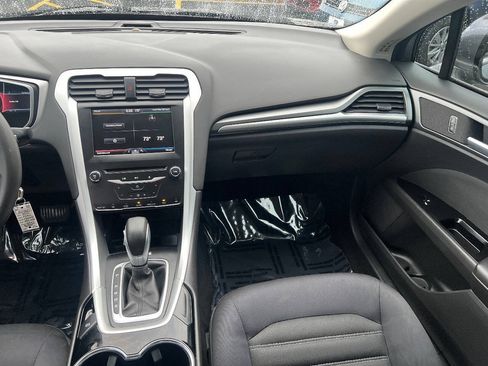 Used 2014 Ford Fusion SE FWD image 32