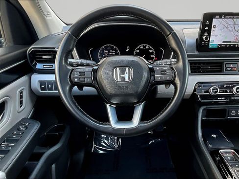Used 2024 Honda Pilot Touring image 8
