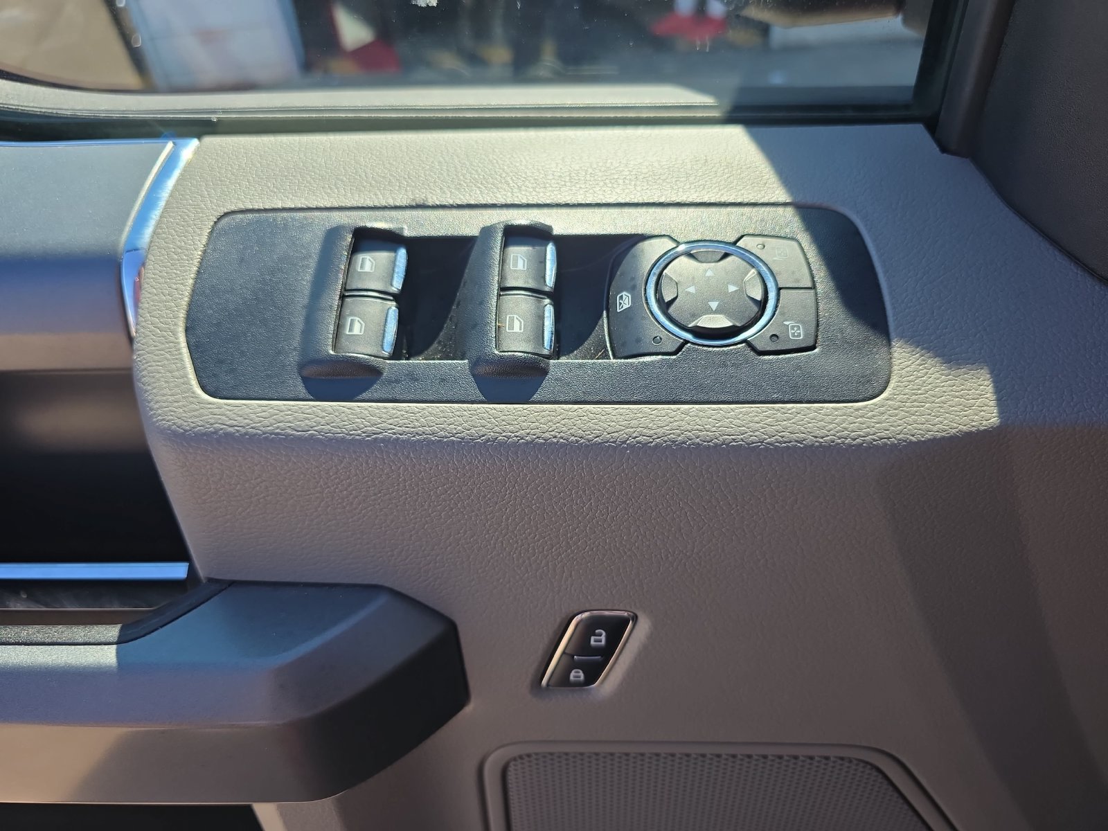 Used 2018 Ford F150 XLT w/ Equipment Group 302A Luxury AWD/4WD image 25
