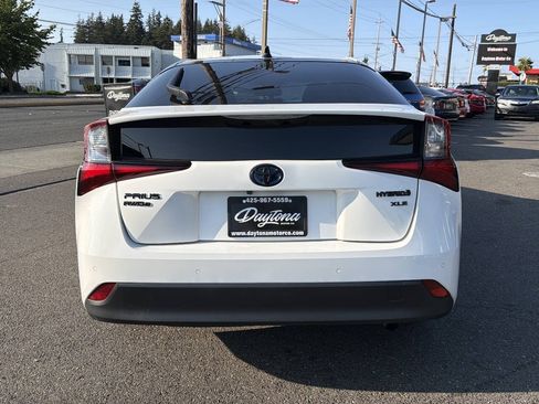 Used 2022 Toyota Prius AWD image 6
