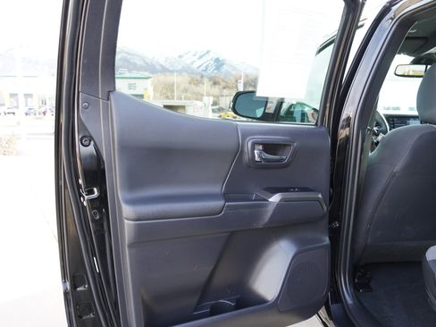 Certified 2023 Toyota Tacoma TRD Off-Road w/ Technology Package image 18