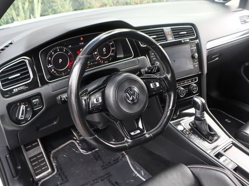 Used 2018 Volkswagen Golf R 4-Door AWD/4WD image 19