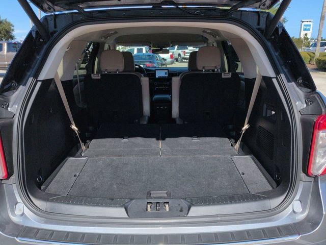 Certified 2022 Ford Explorer Limited AWD/4WD image 13