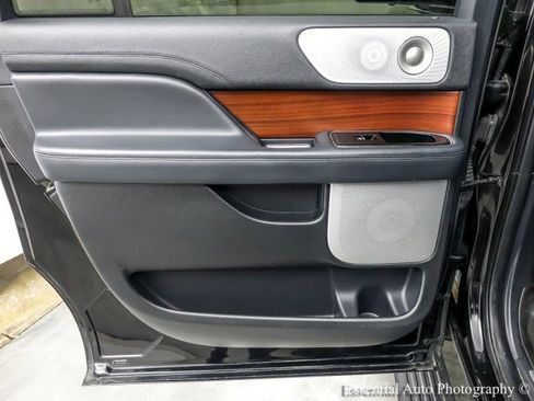 Used 2022 Lincoln Navigator L Reserve image 29