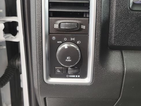 Used 2014 RAM 1500 Limited AWD/4WD image 11