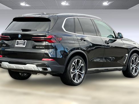 Used 2024 BMW X5 xDrive50e w/ Parking Assistance Package image 8