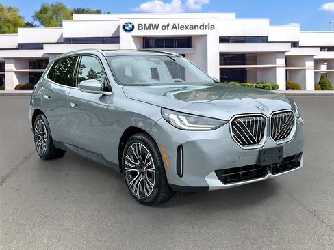 Used 2026 BMW X3 xDrive30i w/ Premium Package AWD/4WD image 3