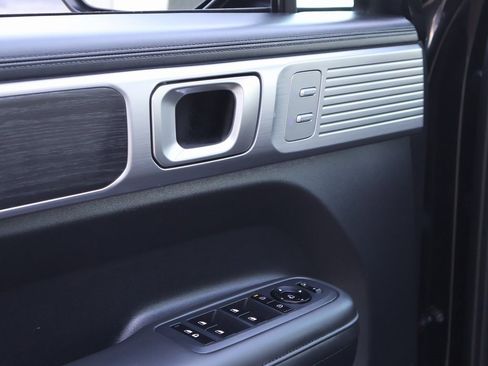 Used 2025 Hyundai Santa Fe Limited image 24