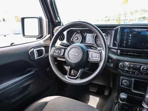 Used 2024 Jeep Wrangler Unlimited Sport AWD/4WD image 5