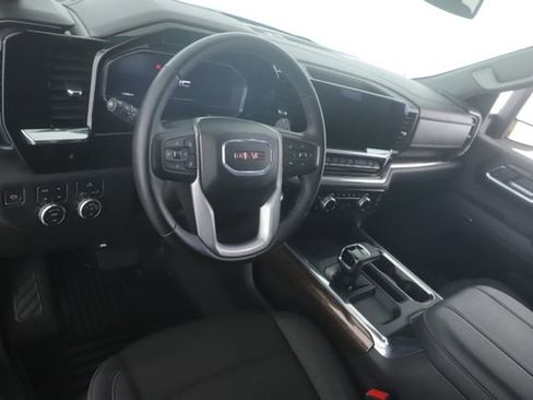 Used 2024 GMC Sierra 1500 Elevation image 17