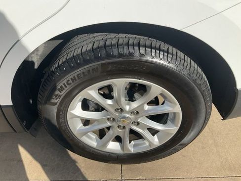 Used 2020 Chevrolet Equinox LT w/ Driver Convenience Package image 28