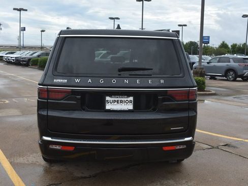 Used 2024 Jeep Wagoneer Series III AWD/4WD image 6