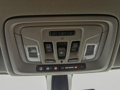 Used 2020 Chevrolet Silverado 1500 LT Trail Boss AWD/4WD image 47