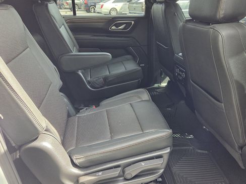 Used 2024 Chevrolet Suburban High Country image 11