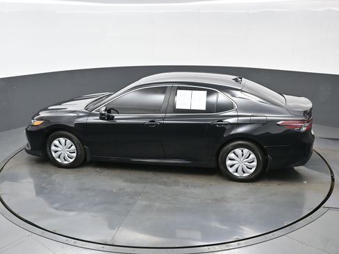 Used 2023 Toyota Camry LE image 37
