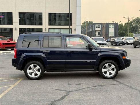 Used 2014 Jeep Patriot Limited w/ Sun/Sound Group AWD/4WD image 8