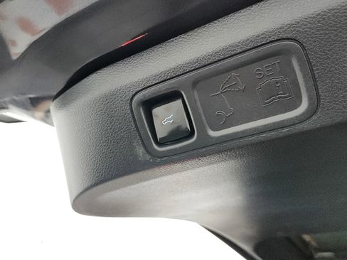 Used 2024 Ford Expedition Limited image 24