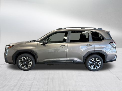 Used 2025 Subaru Forester Premium AWD/4WD image 4