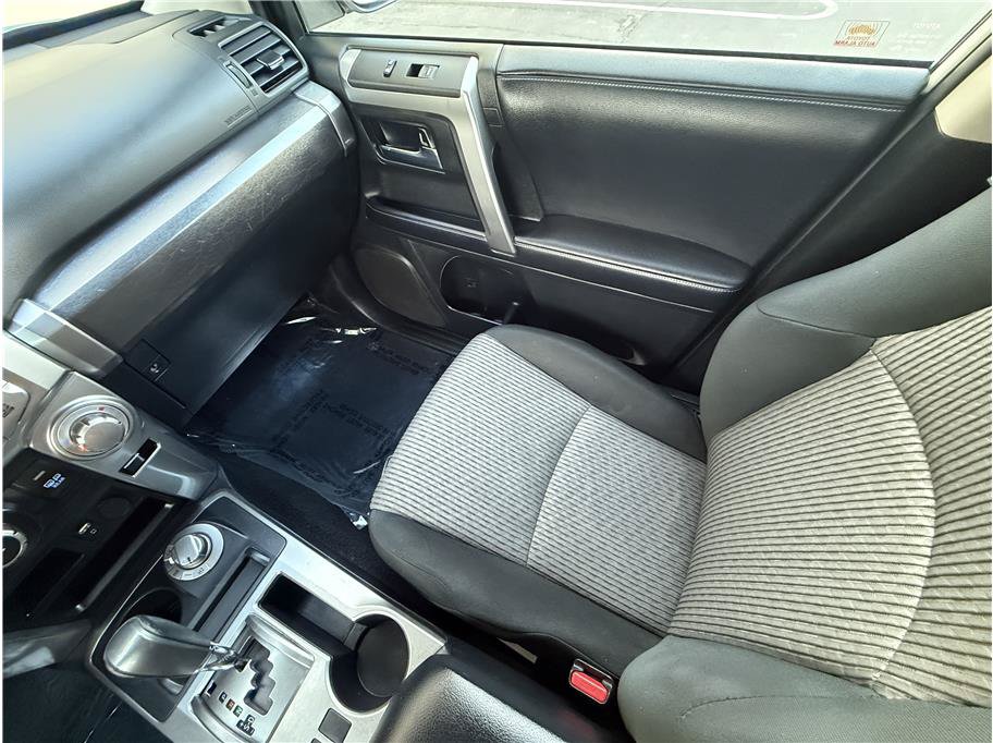 Used 2019 Toyota 4Runner SR5 AWD/4WD image 11