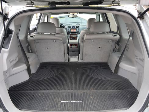 Used 2013 Toyota Highlander Limited image 36