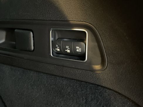 Certified 2025 Mercedes-Benz GLS 450 4MATIC image 12