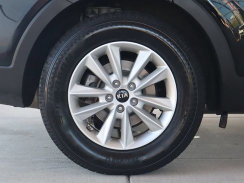 Used 2020 Kia Sorento LX w/ LX I4 Convenience Package AWD/4WD image 12
