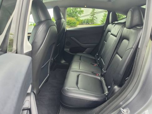 Used 2025 Tesla Model Y Long Range AWD/4WD image 31