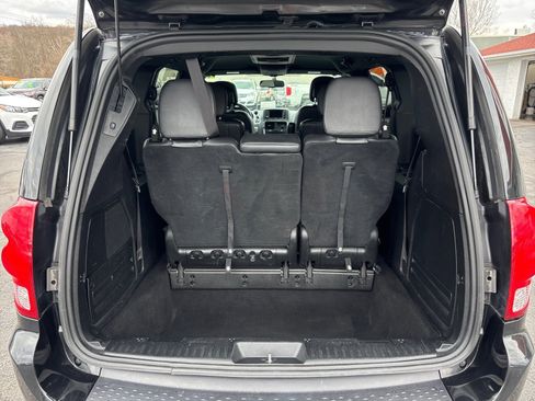 Used 2017 Dodge Grand Caravan GT image 22