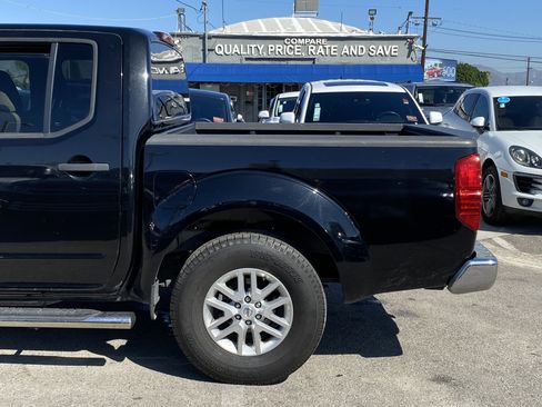 Used 2018 Nissan Frontier SV image 18