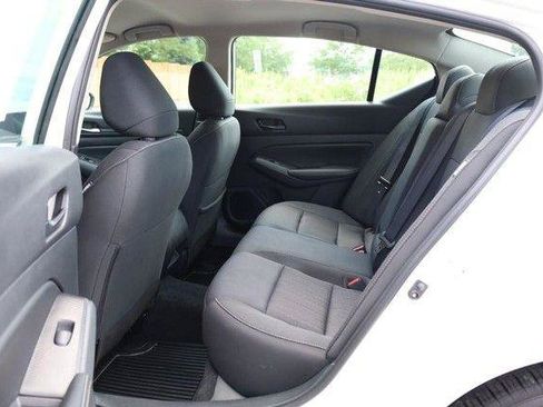 Used 2025 Nissan Altima 2.5 SV FWD image 19