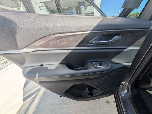 New 2025 Jeep Grand Cherokee Limited image 38