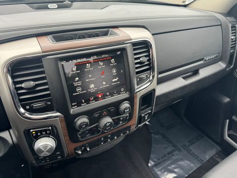 Used 2018 RAM 1500 Laramie w/ Convenience Group AWD/4WD image 34