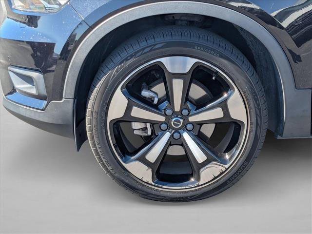Used 2020 Volvo XC40 T5 Momentum w/ Protection Package Premier AWD/4WD image 18