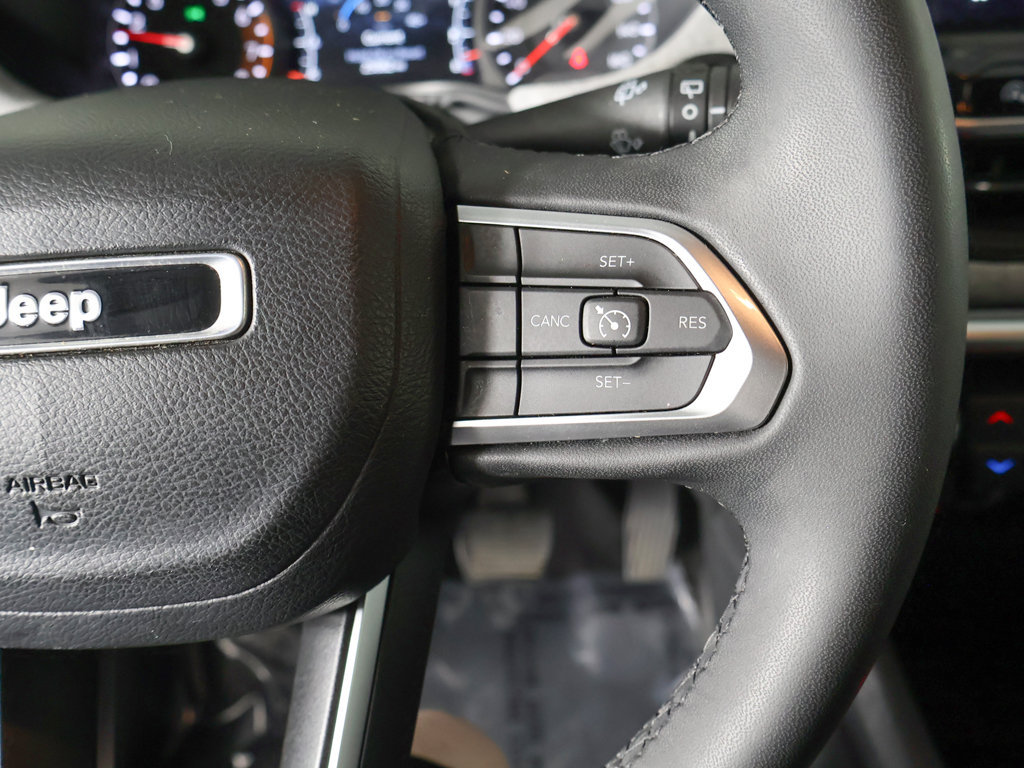 Used 2023 Jeep Compass Latitude AWD/4WD image 37