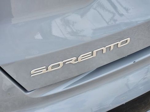 Used 2023 Kia Sorento SX FWD image 12