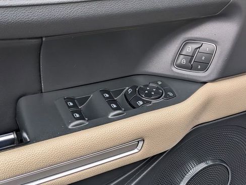 Used 2024 Ford Expedition Limited image 14