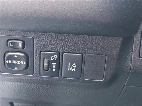 Used 2017 Toyota RAV4 SE FWD image 18
