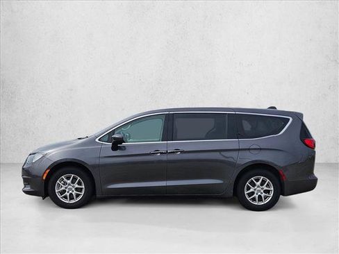 Used 2023 Chrysler Voyager LX FWD image 8